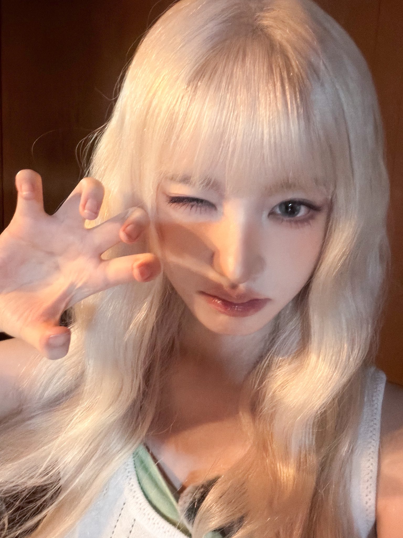 Liz — 260730 IVE TWITTER UPDATE - LIZ HQ Photos