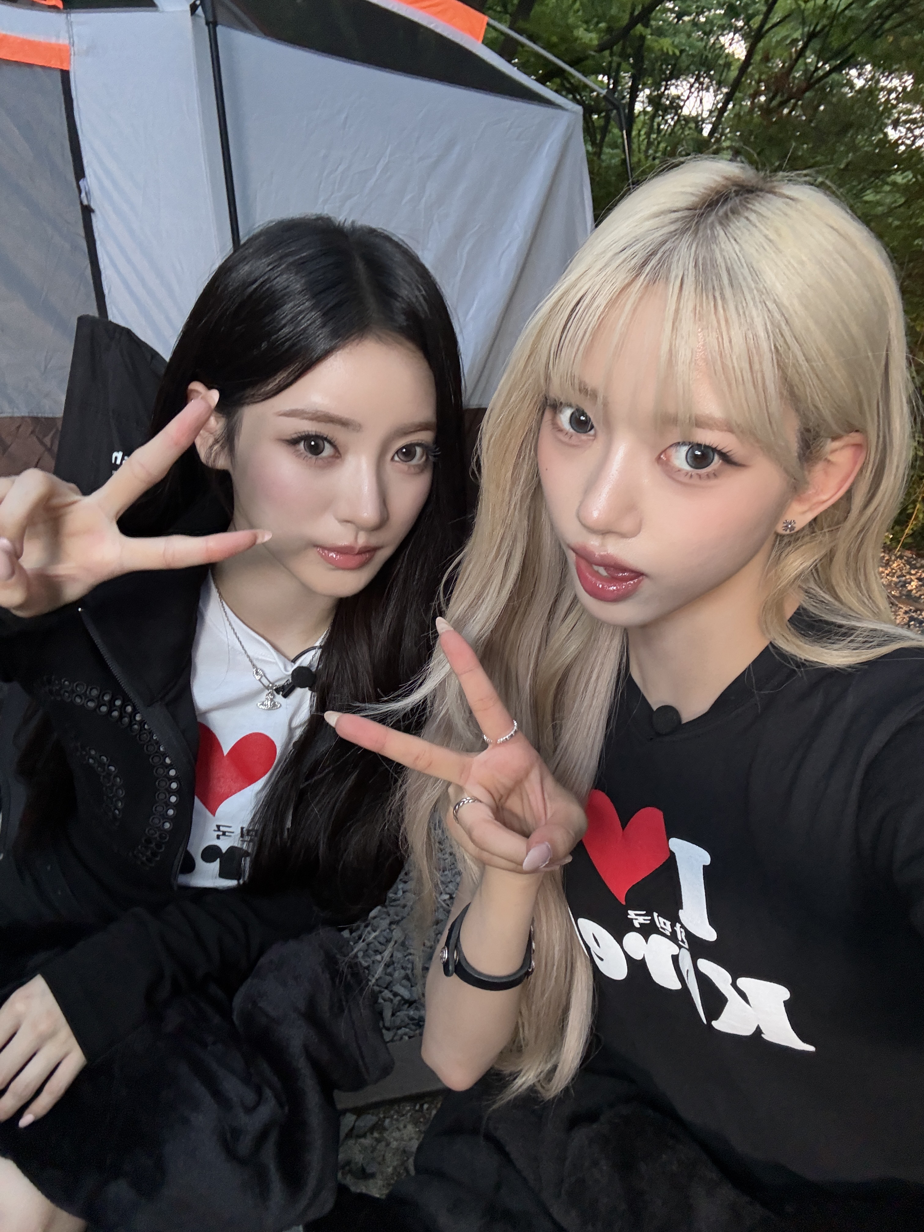 Anna — 260731 MEOVV TWITTER UPDATE - ANNA & SOOIN HQ Photos