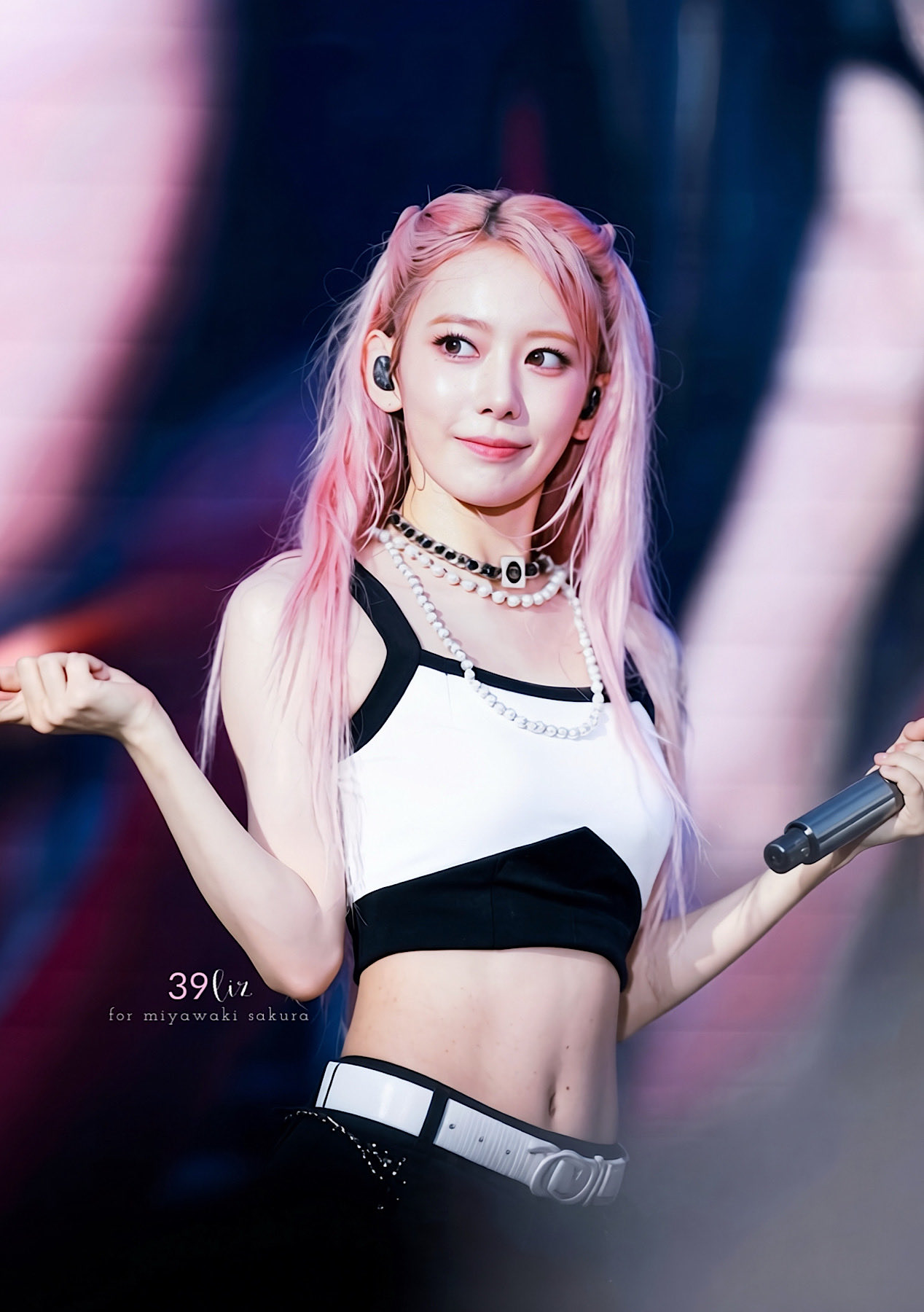 Sakura — 241028 - LE SSERAFIM Twitter Update with SAKURA HQ Photos