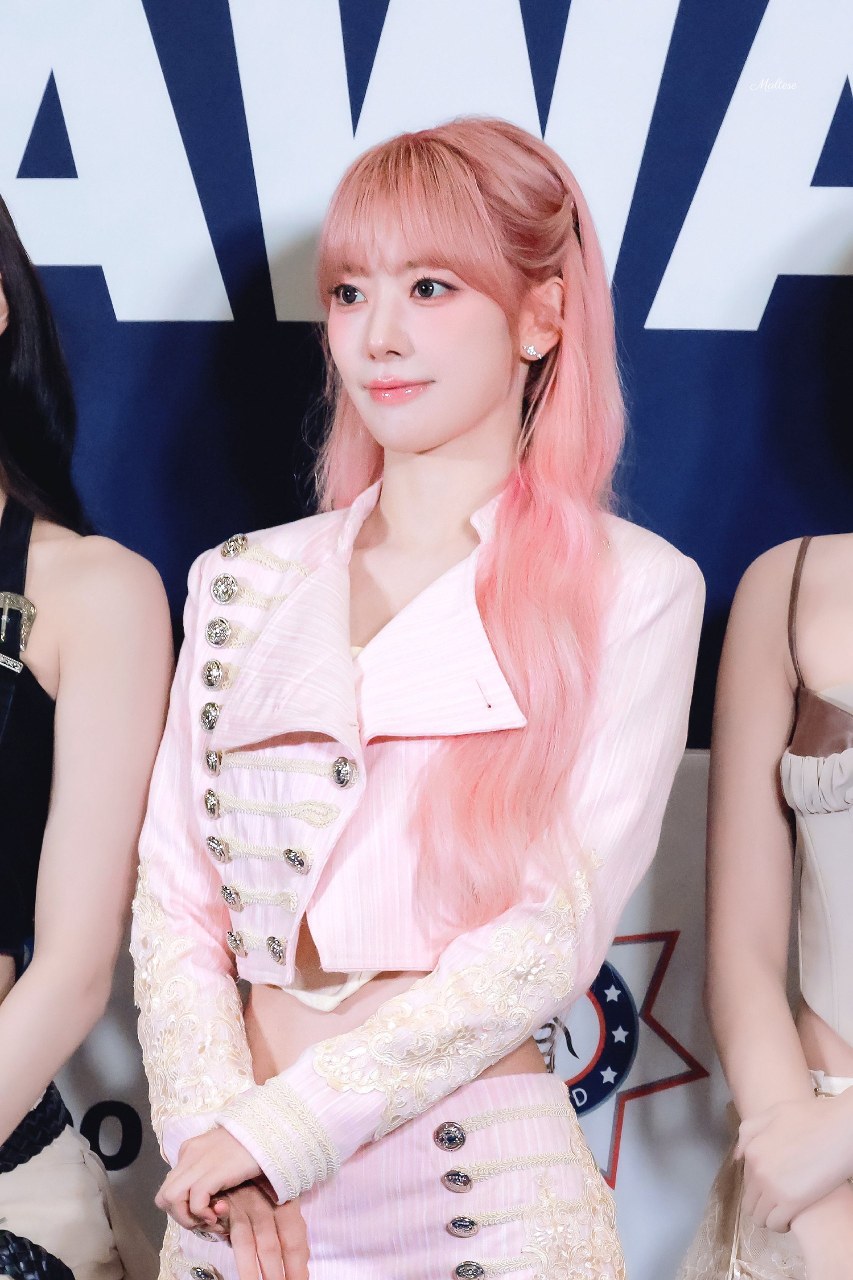 Sakura — 260827 Sakura at K-World Dream Awards 2026 HQ Photos