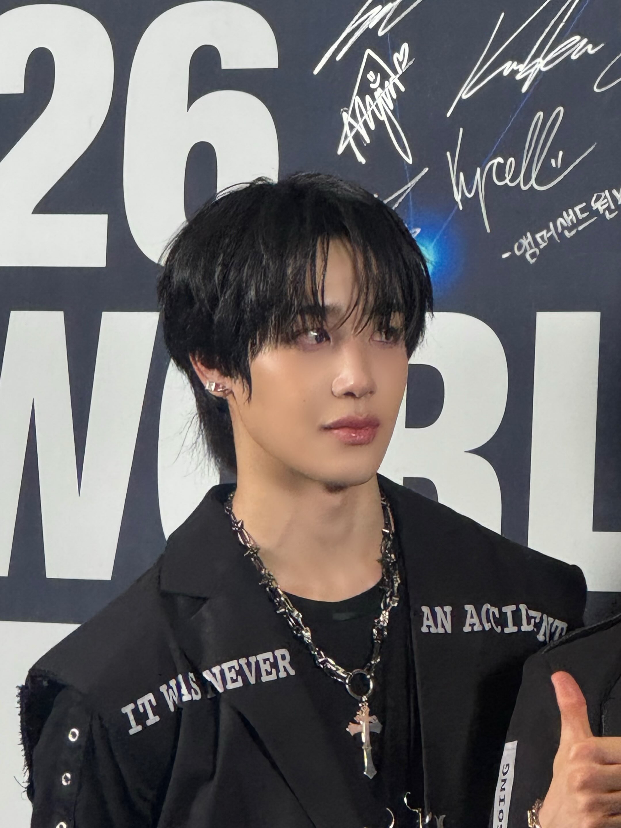 Hunter — 260828 XIKERS Twitter Update - Hunter HQ Photos