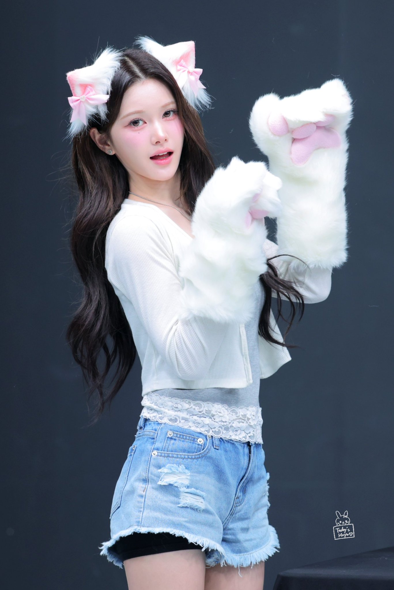 Mayu — 260823 MAYU AT Apple Music FANSIGN HQ Photos
