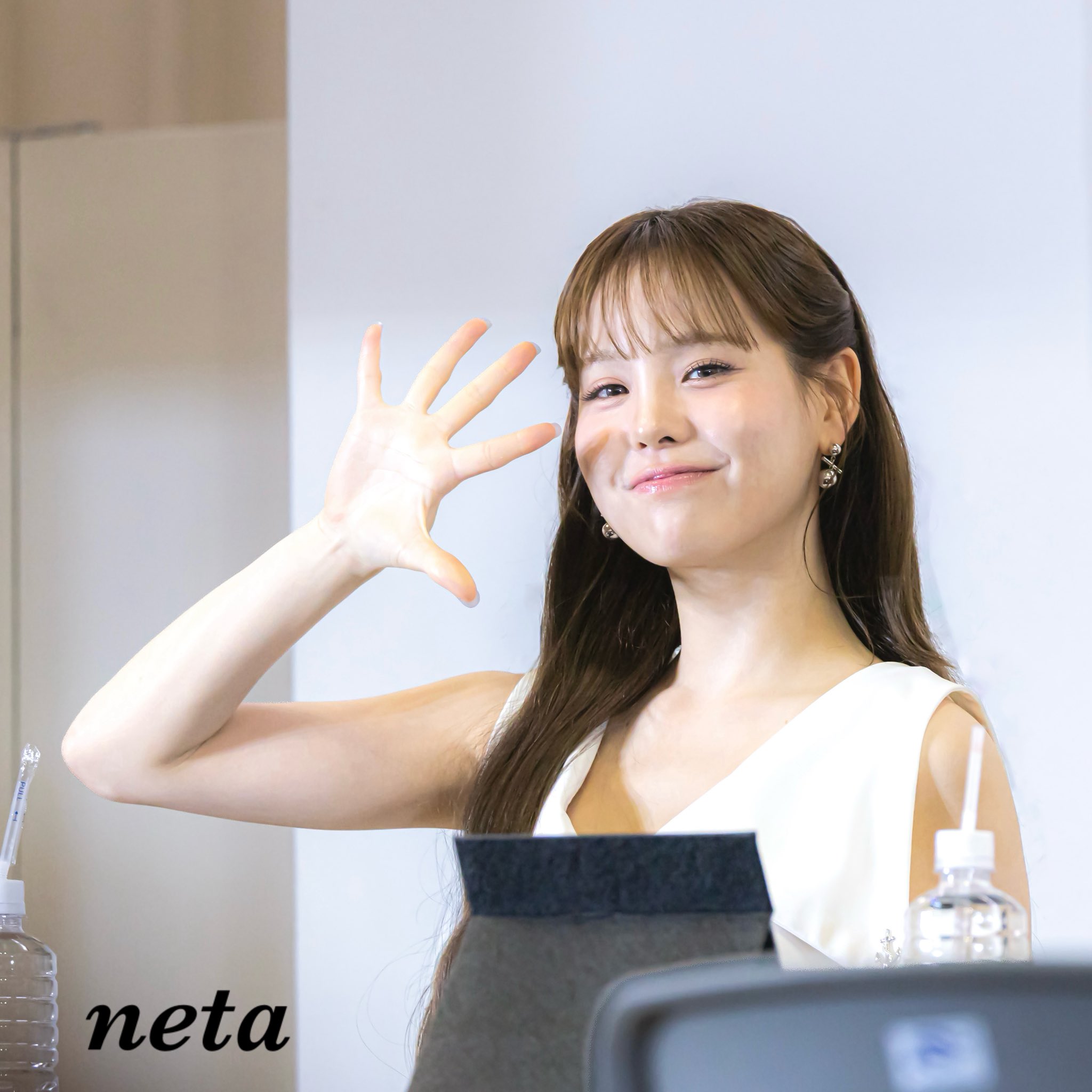 Mako — 260811 Mako at Fansign in Kansai HQ Photos