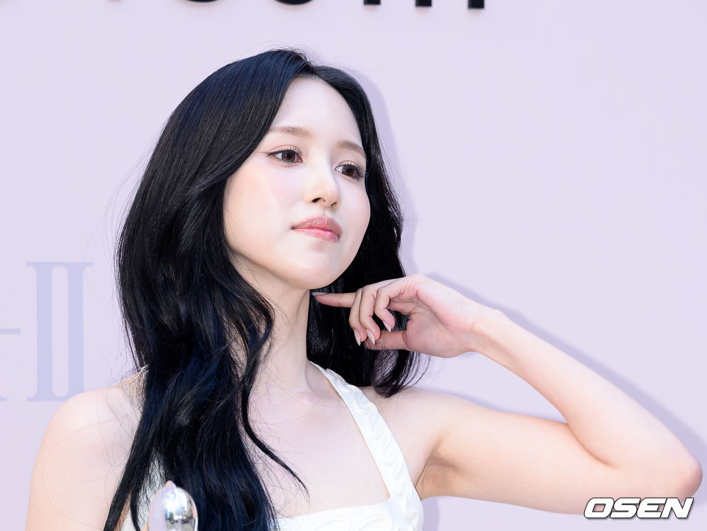 Mina — 260903 Mina at SK-II Pop-Up HQ Photos