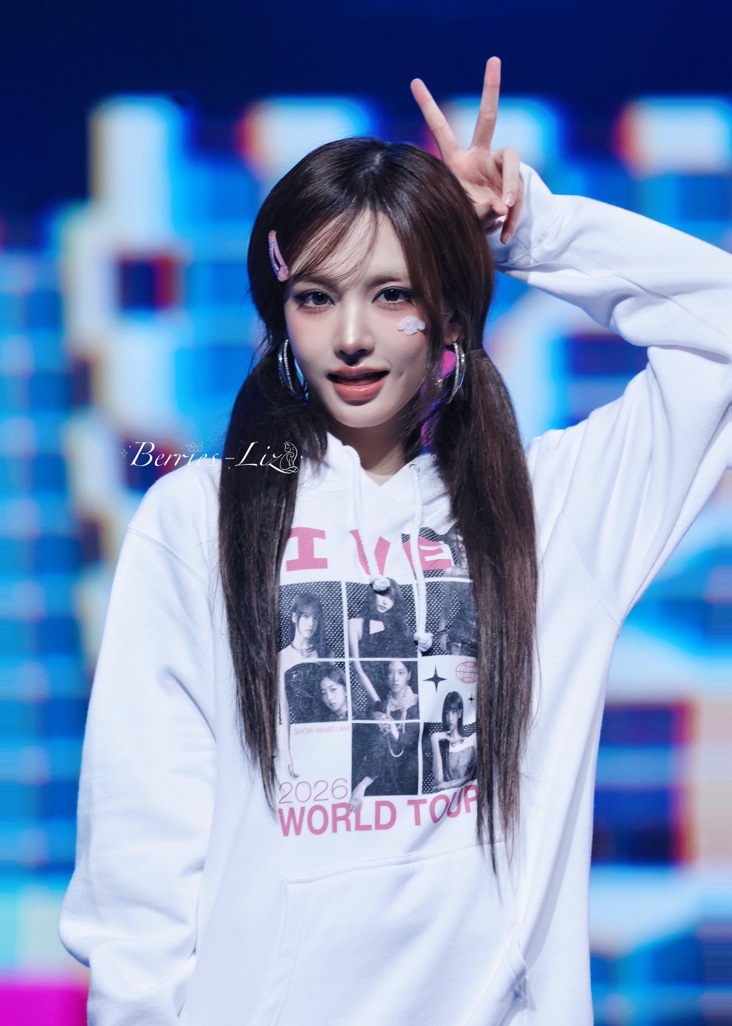 Liz — 250906 Liz “XOXZ” at Show! Music Core On-Site Photos HQ Photos