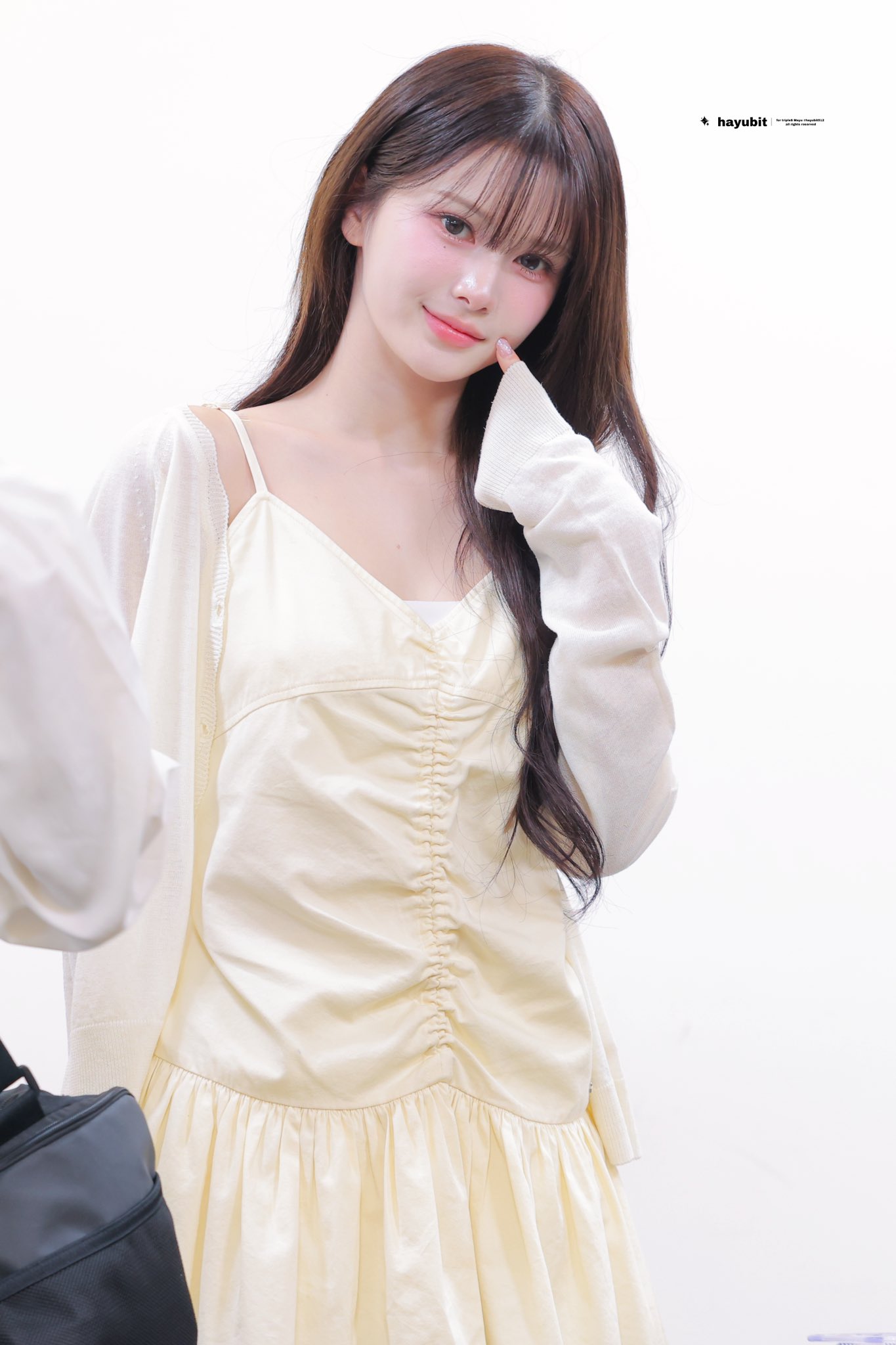 Mayu — 260912 tripleS Mayu at First Music Fansign HQ Photos
