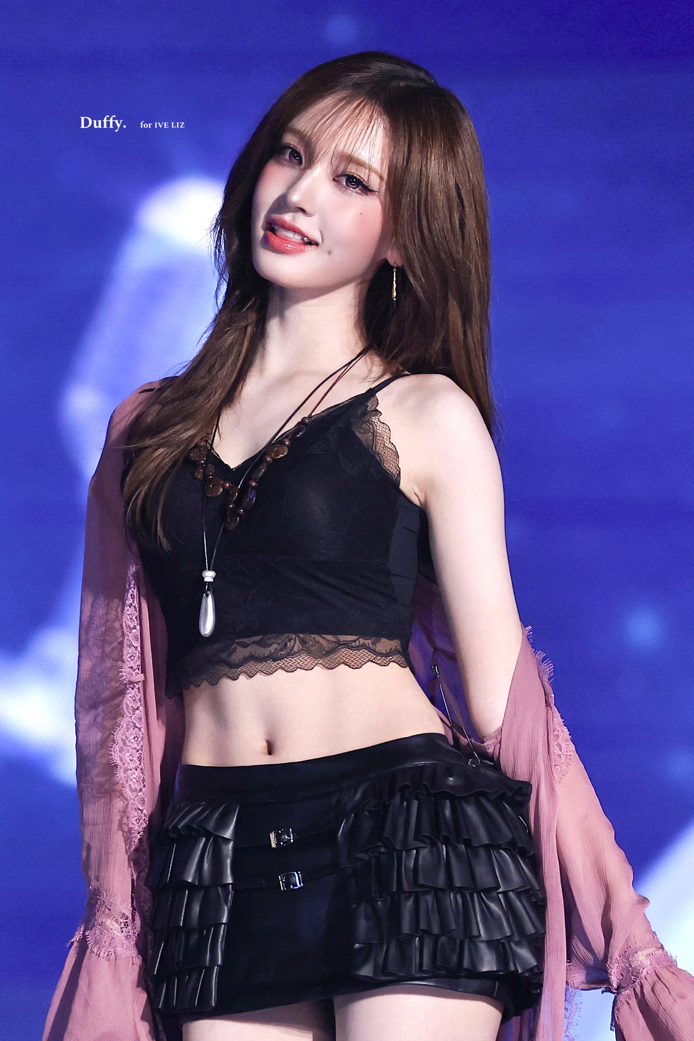 Liz — 260808 IVE Twitter Update - LIZ HQ Photos